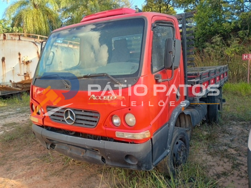 MERCEDES-BENZ 715C 2005/2006 VERMELHO