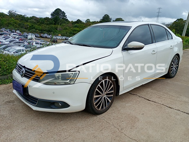 VOLKSWAGEN - JETTA 2.0T 2011/2012; BRANCA; GASOLINA