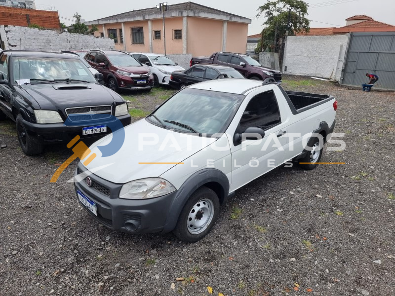 FIAT STRADA WORKING; 2014/2015; BRANCA; ALCO./GASOL.
